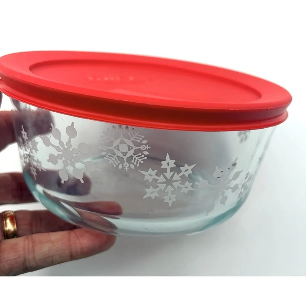 ❤️ PYREX 4 Cup SNOWFLAKE Storage Dish Winter Holiday Choose: WHITE W/LID